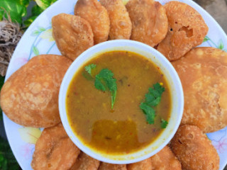 Tanatan Chole Bhature