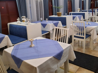 restaurant image