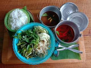 ร้านข้าวปุ้นซาว