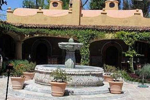 Antigua Villa Santa Monica