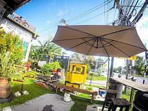 โรงรถ Coffee Bistro ลพบุรี