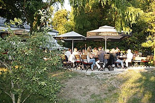 Hafencafé Schloss Kirchberg