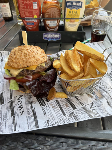 Friend's Burger Saloon