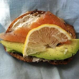 Zalm Avocado Rol