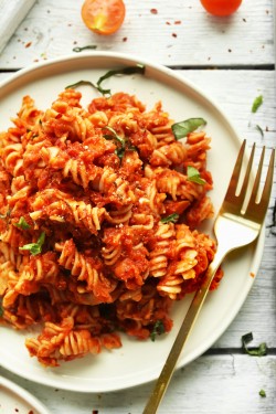 Veg. Pasta Met Rode Saus