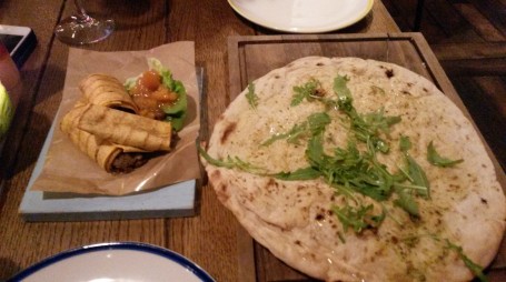 Steengebakken Knoflook En Kruiden Flatbread