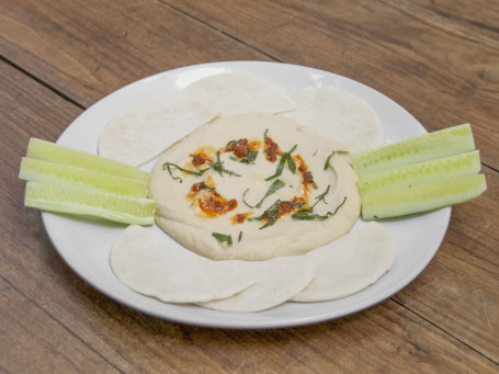 Hummus With Warm Pita