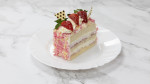 Aardbei Delight Cake Slice