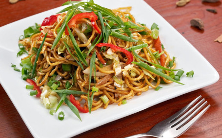 Chowmein (Fried Noodles) Ní Pō Ěr Shì Chǎo Miàn