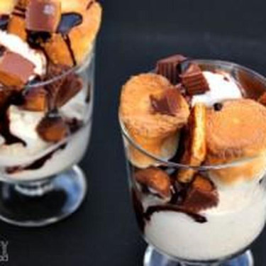 Reeses Pindakaas Cup Sundae