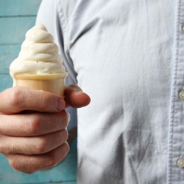 Vanille Soft Serve Cone